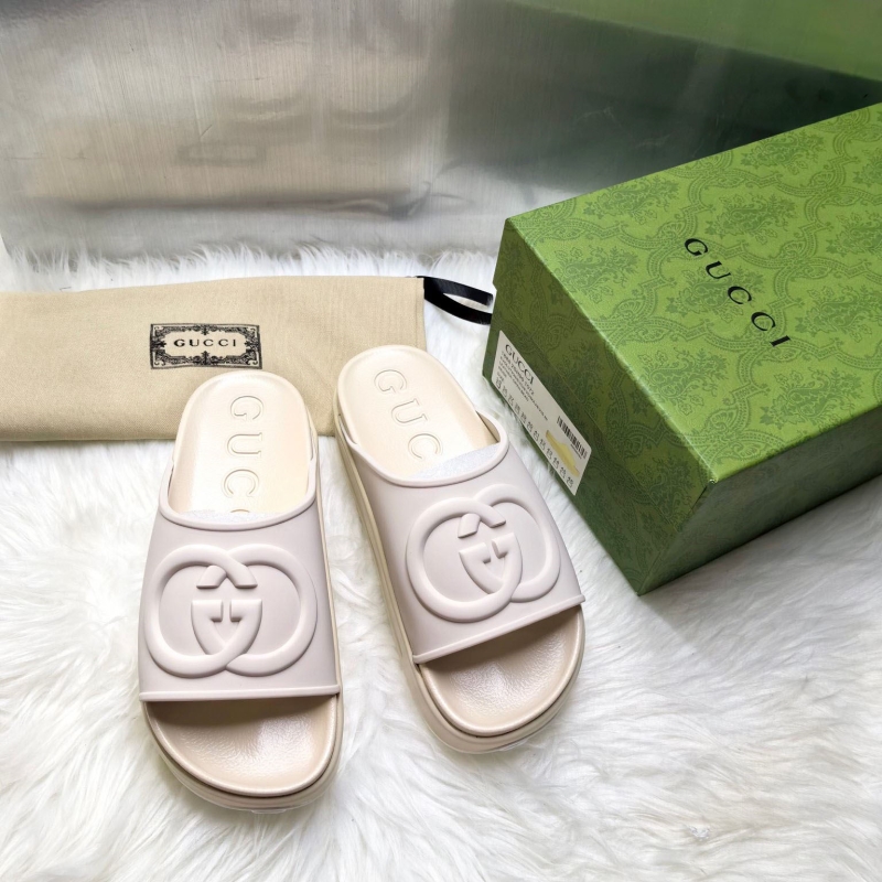 G*u*i slippers